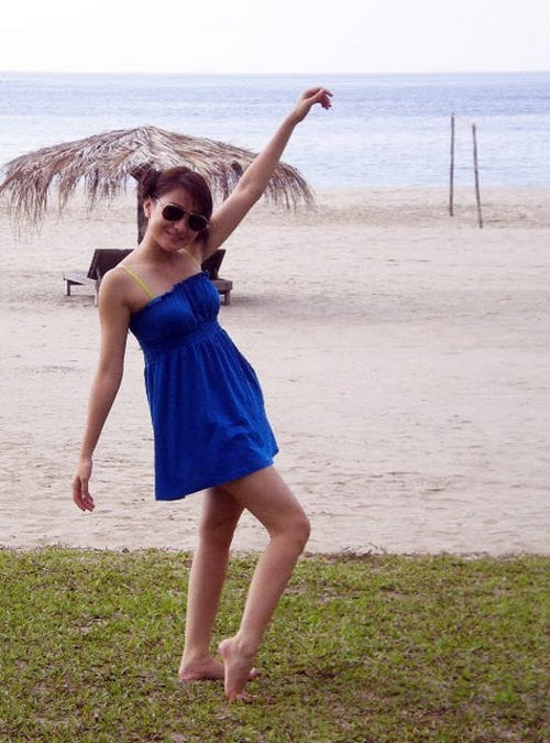 wut hmone shwe yee sexy bikini photo 04