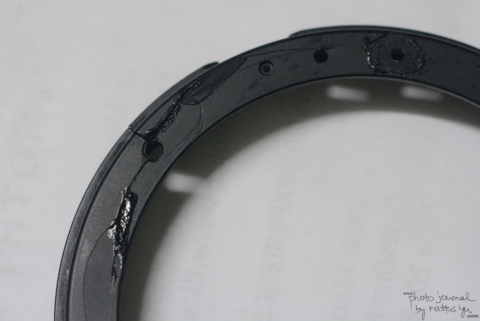 Cracks on the Tokina AT-X Pro SD 12-24mm f/4 Cracks on the Tokina AT-X Pro SD 12-24mm f/4