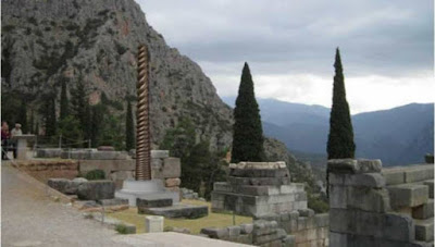 Αναστηλώθηκε ο οφιόσχημος κίονας του τροπαίου των Πλαταιών στους Δελφούς  
