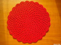 http://roycedavids.blogspot.ae/2011/06/crochet-red-simple-and-elegent-doily.html