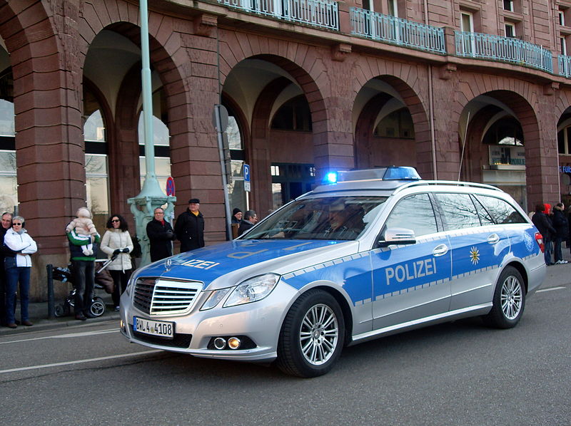 Mercedes-Benz S-Class Police Car