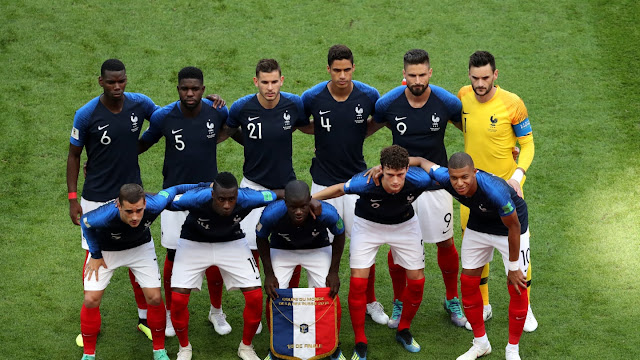 Cahier de Mondial 2018 – Entrée #21 : “4 œufs, 200 g de beurre, 200 g de farine, 200 g de sucre…” France_Quarts