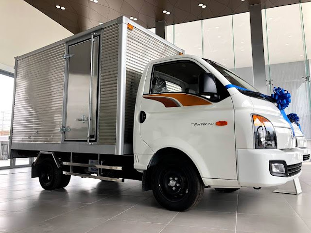 Xe tải Hyundai H150 thùng kín