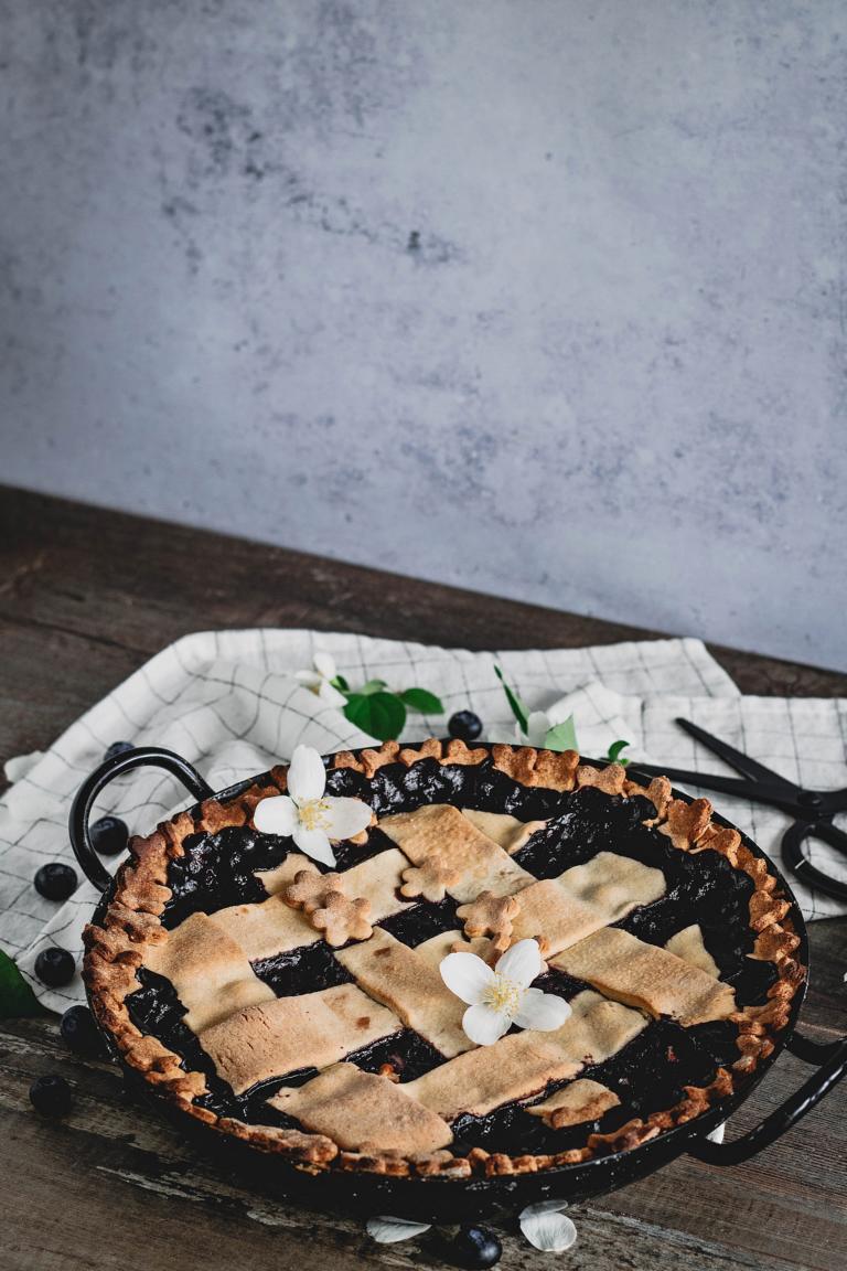 Blaubeer-Pie mit gerösteten Pekannüssen - Julia Bakes!