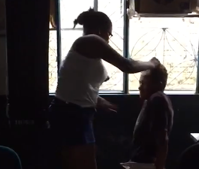 Avó viraliza na web dando “senhora correção” em neto que sonhava ser traficante