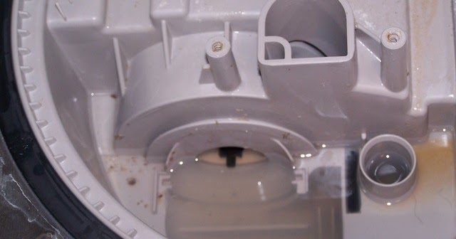dishwasher whirlpool spraying water