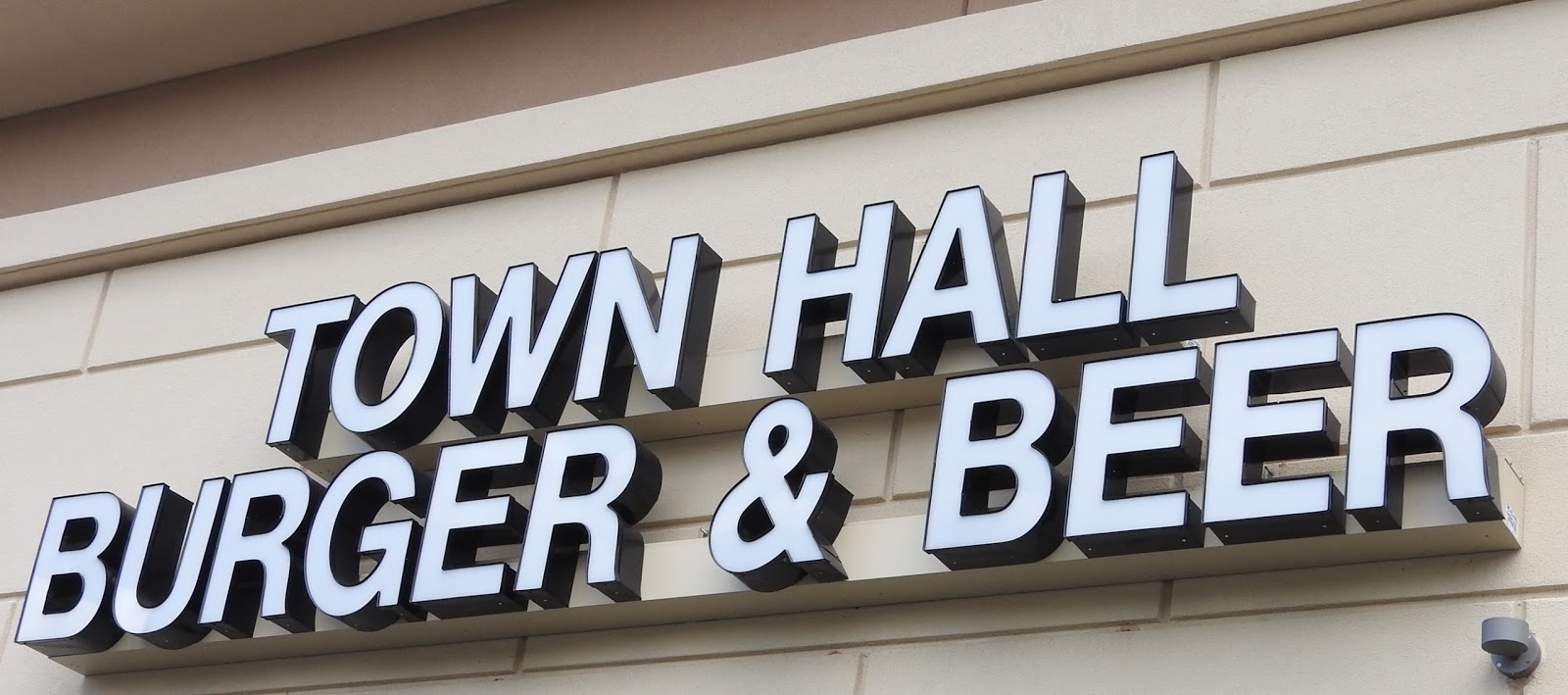 Restaurant Review Town Hall Burger and Beer, Durham NC