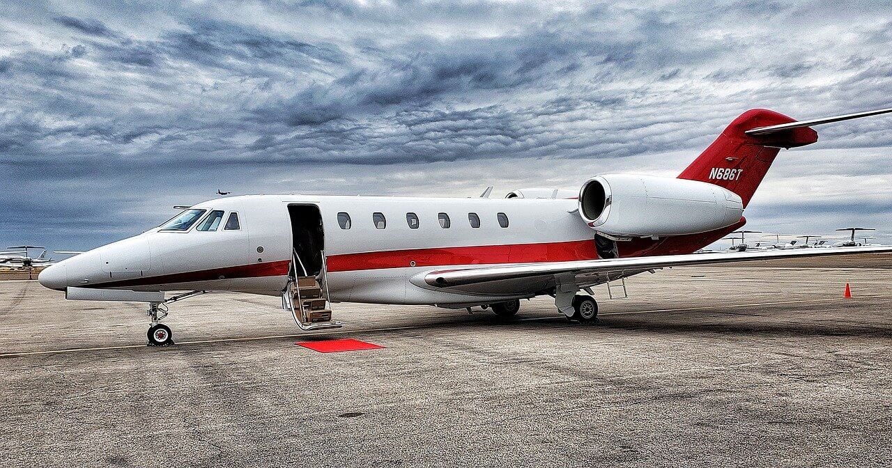 Need to Hire a Private Jet? Here's What You Need to Know