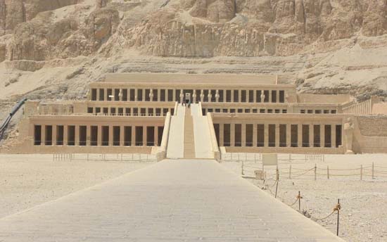 10 công trình kiến ​​trúc khổng lồ của Ai Cập cổ đại có thể bạn chưa biết