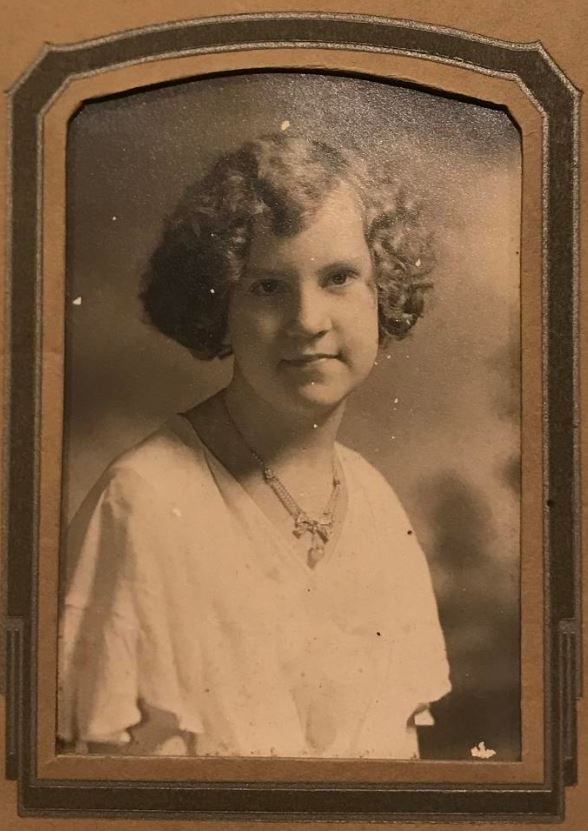 OLD PHOTOS FOUND JOHNSON, Blanche (Cambridge, IL)