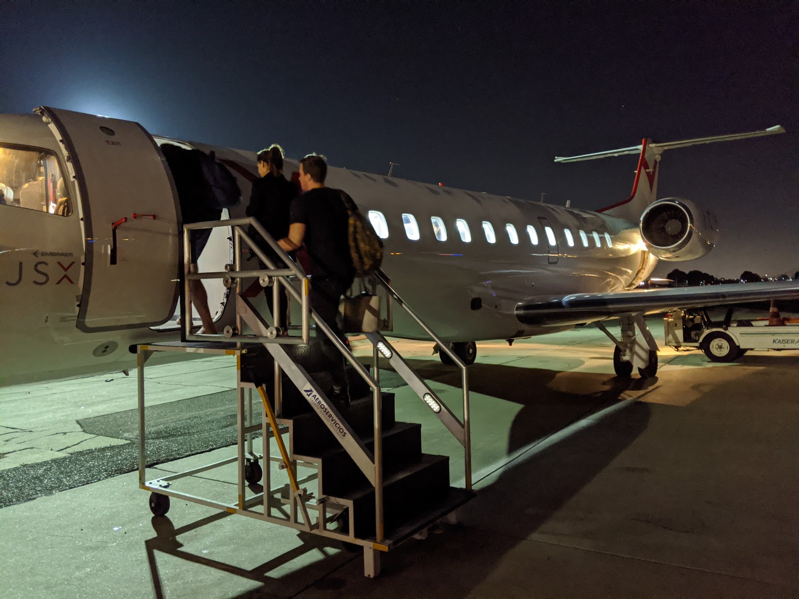 Review JetSuiteX Oakland to Las Vegas