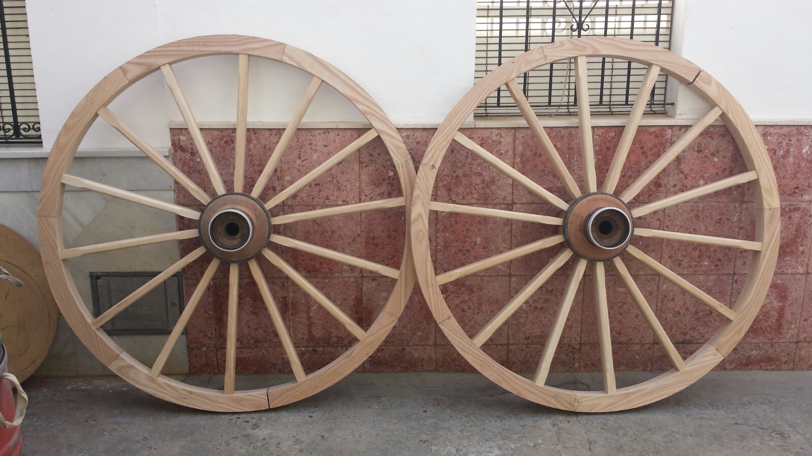 CARPINTERÍA JOSÉ BALBUENA Ruedas de carreta CARPINTERÍA JOSÉ BALBUENA Ruedas de carreta