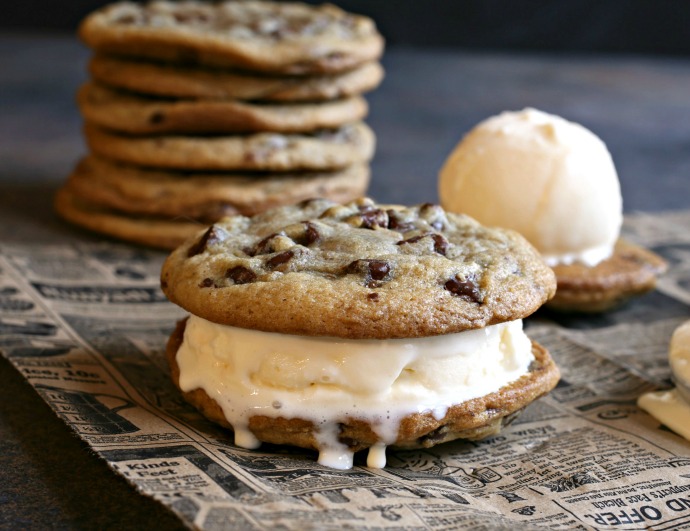 Hungry Couple Thick and Gooey Chocolate Chip Cookies
