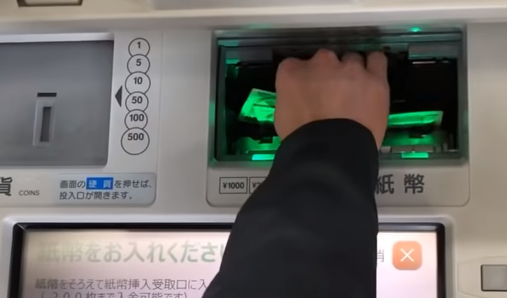 Ngân hàng Yucho cung cấp cho bạn những dịch vụ gửi tiền, rút tiền và chuyển tiền an toàn và thuận tiện thông qua máy ATM. Hãy làm theo hướng dẫn để nạp tiền vào tài khoản, rút tiền một cách dễ dàng và gửi tiền cho người thân bất cứ lúc nào bạn muốn.