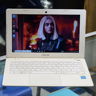 Jual Laptop ASUS X200M Putih (11.6-Inch) Malang