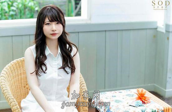 예쁜 가슴 선발 대회에서 1위한 신인배우 - 디쁠