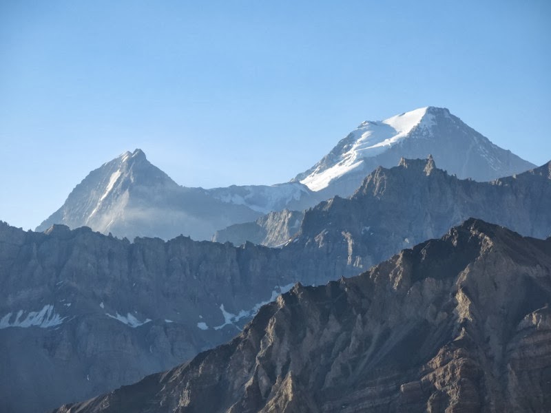 Polleras und Polleritas im Nachmittagslicht