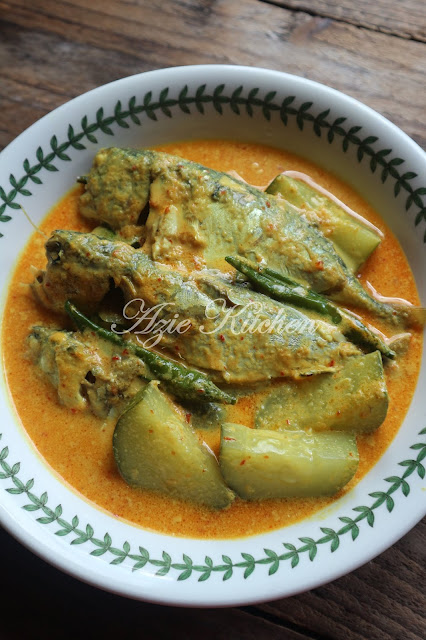 Gulai Nasi Berlauk Kelantan