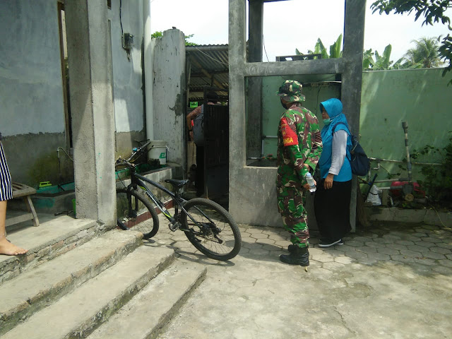 Antisipasi DB Babinsa Jatinom  dan Bidan Desa Patroli Jentik