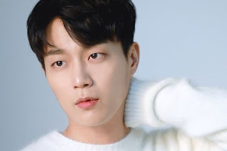 يون دو جون من HIGHLIGHT في محادثات للمشاركة في بطولة الدراما القادمة يون دو جون من HIGHLIGHT في محادثات للمشاركة في بطولة الدراما القادمة