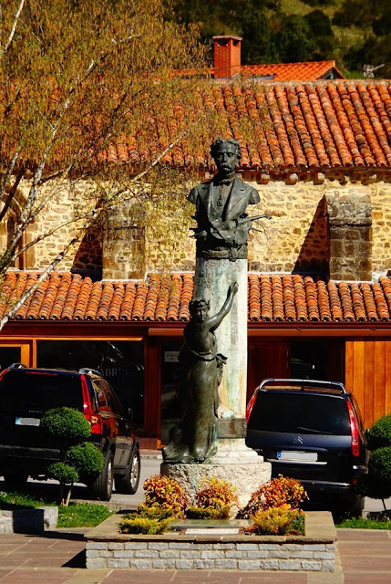 Xurde Morán: LAS DOS IGLESIAS DE POTES, EL PARQUE JESÚS DE MONASTERIO Y