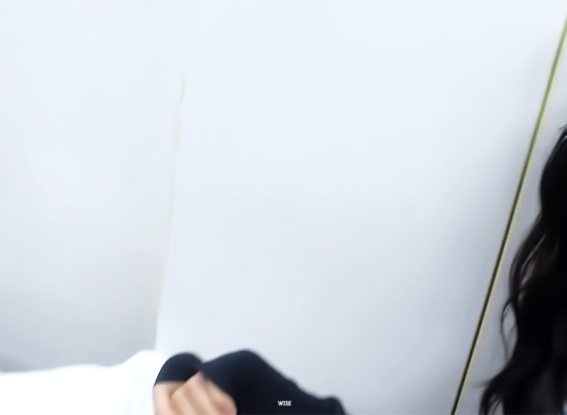 블랙핑크 제니 유튜브에 등장한 지수 미모 - 꾸르