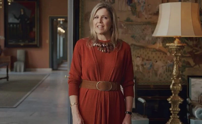 Queen Maxima wore a two piece red sweater dress from Natan. Ribbed knit belted dress from Valentino
