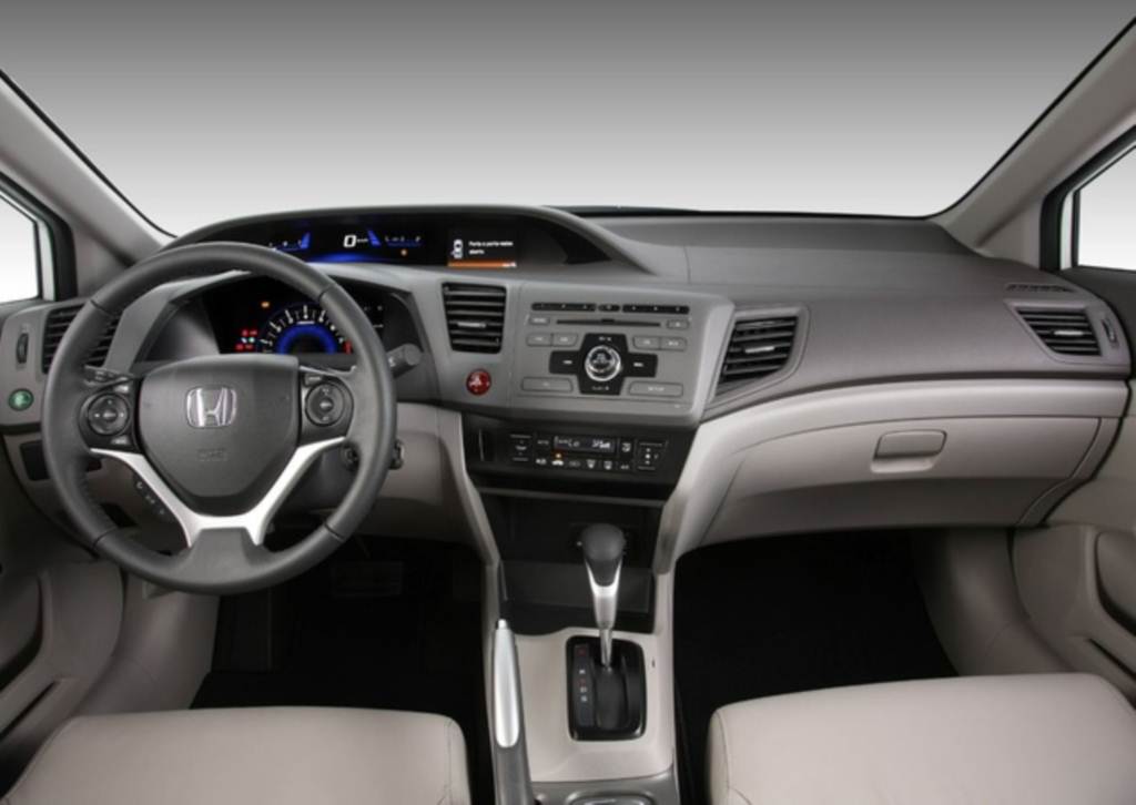 Honda Civic 2014 LXR e EXR chegam com motor 2.0 de 155cv