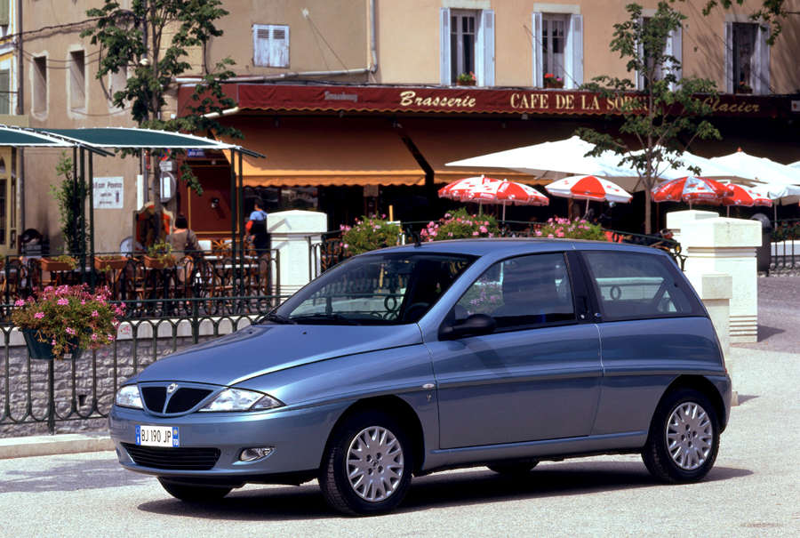 Ланция Дельта 2009 хэтчбек