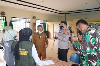 Kapolres Lingga Tinjau Langsung Kegiatan Vaksinasi Door to Door di Kecamatan Singkep