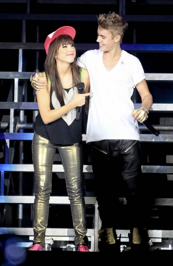 Famous Cream: Justin Bieber & Carly Rae Jepsen cantan 