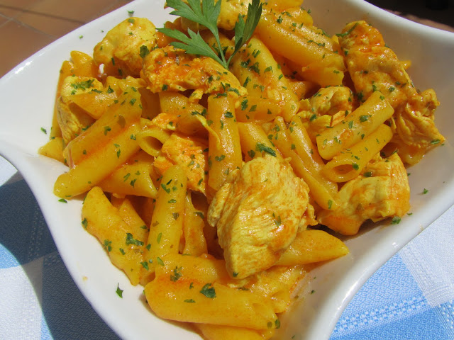  MACARRONES CON POLLO 