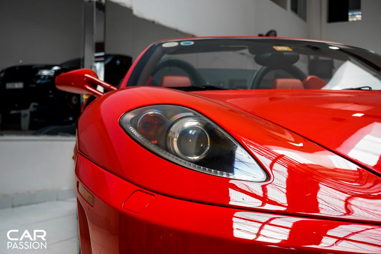 Ferrari F430 Spider 13 năm tuổi độ pô hơn 200 triệu tại Sài Gòn