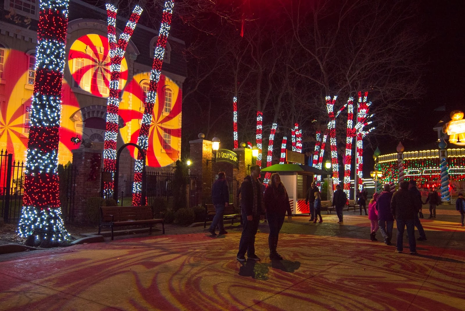 NewsPlusNotes Six Flags Great Adventure's Holiday In The Park Returns
