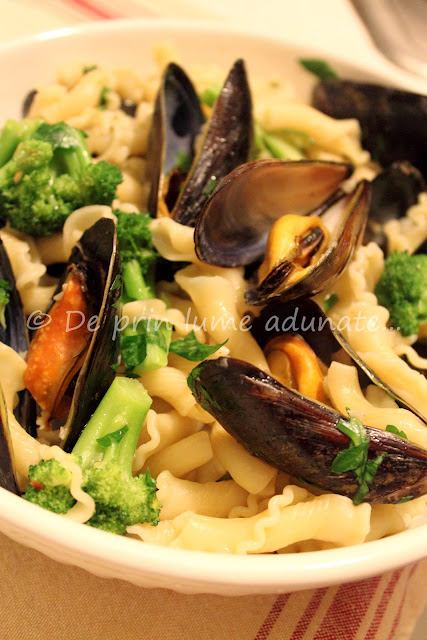 Midii cu paste si broccoli/ Mussels with pasta and broccoli