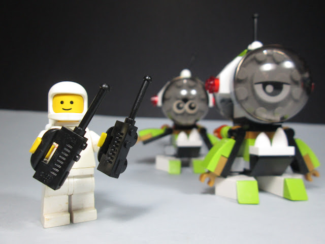 Spaceman LEGO tem o controlo dos robots Nurpnaut