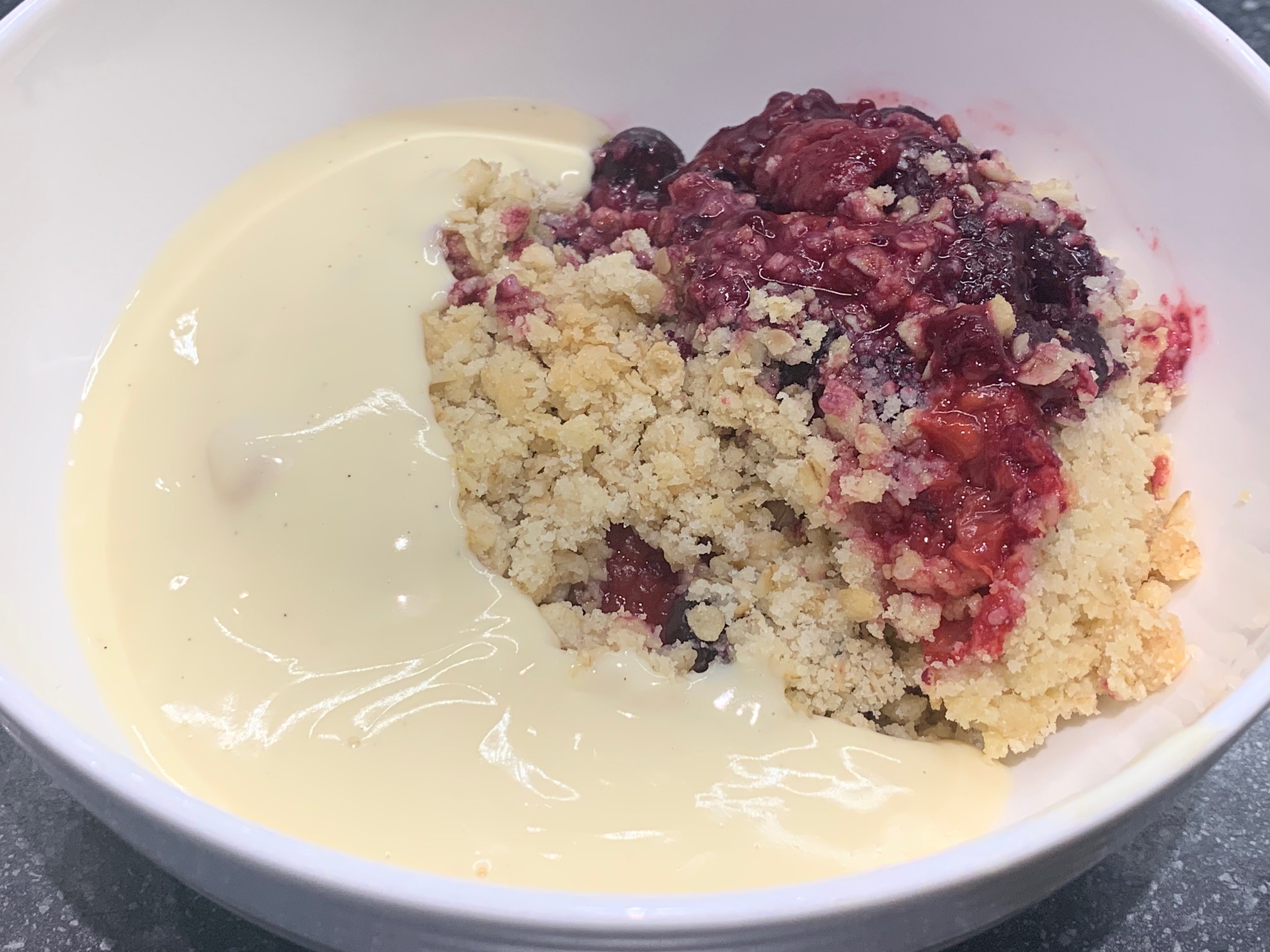 Quick Summer Fruits Crumble