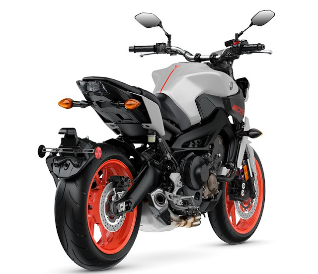 new 2021 Yamaha MT-09 : 3 into 1 exhaust muffler