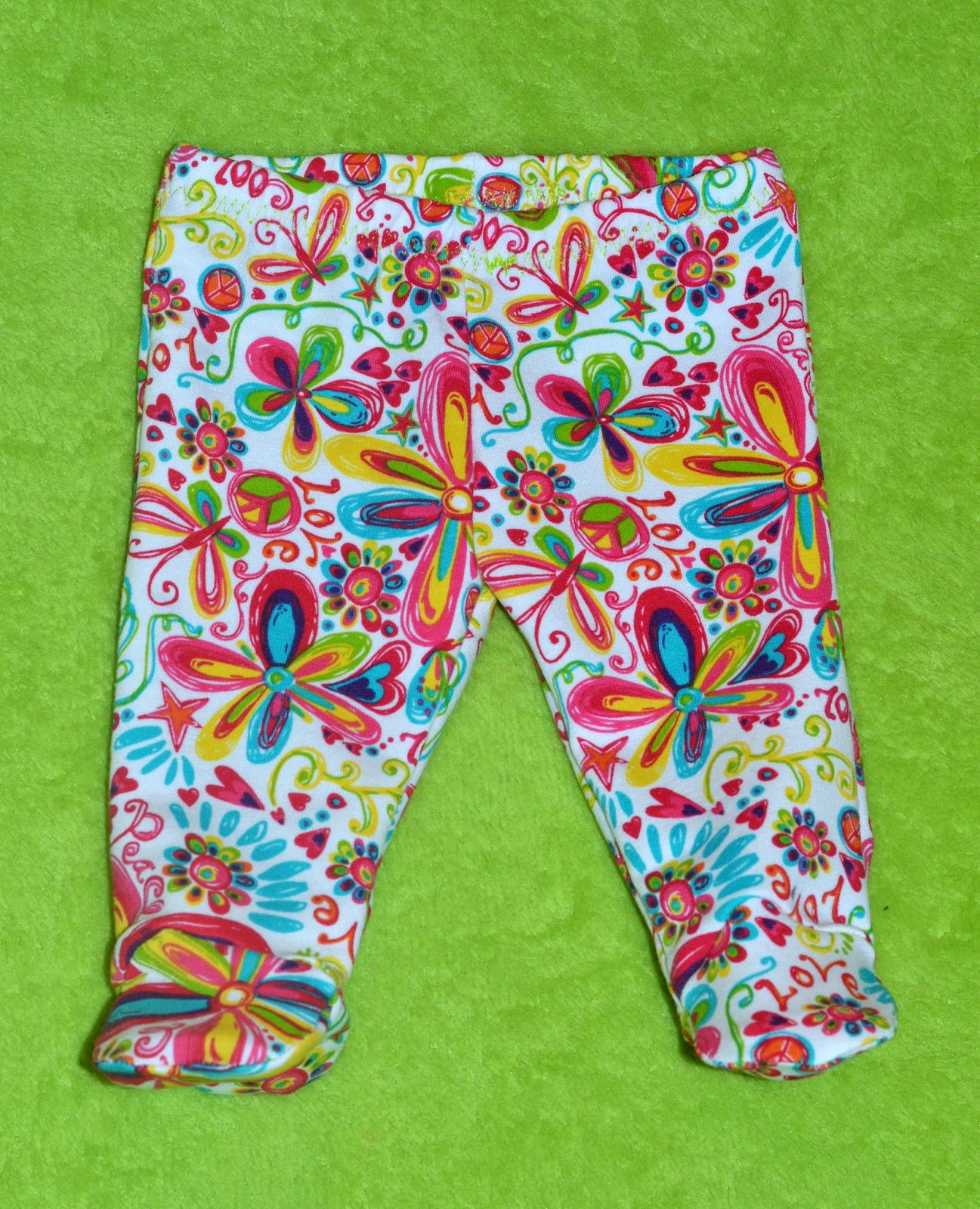 I believe I can sew... First new baby items a small serie of Sew