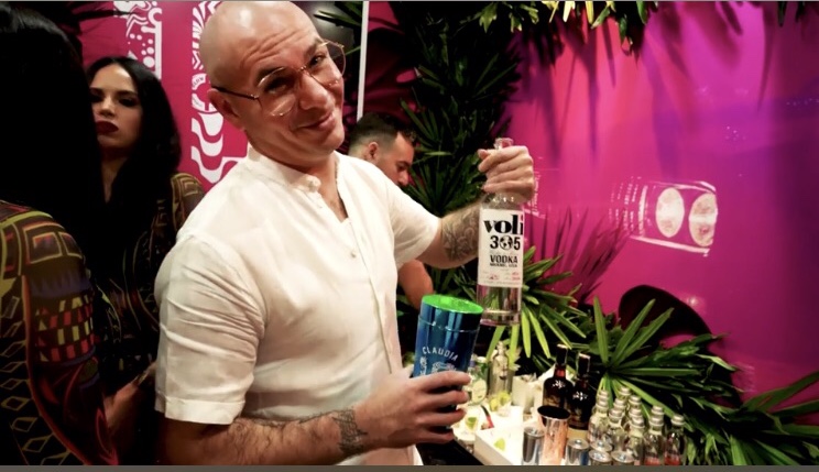 pitbull fan unleashed