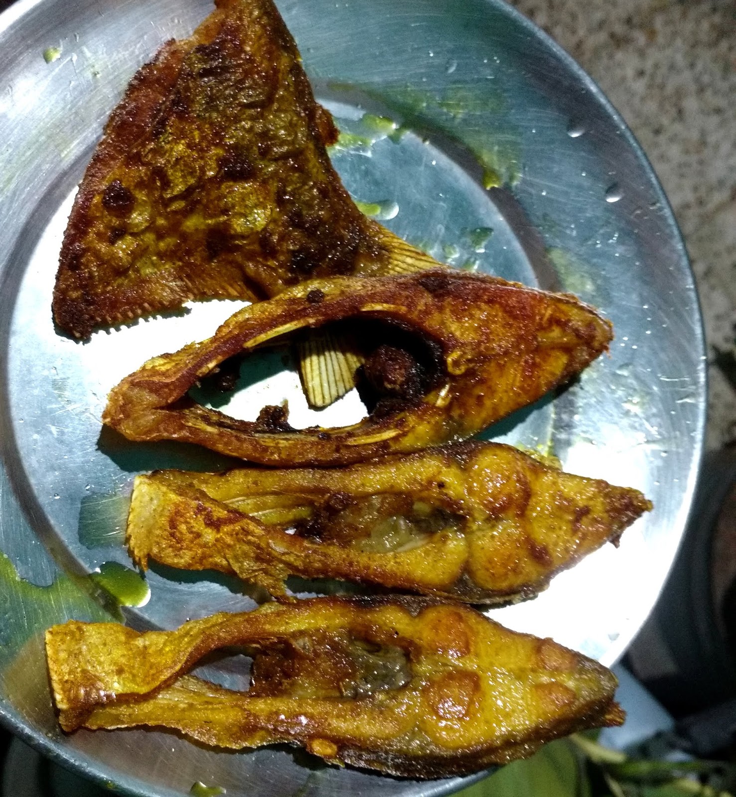ROOPCHAND FISH WITH CORIANDER LEAVES(DHONEPATA MACH)