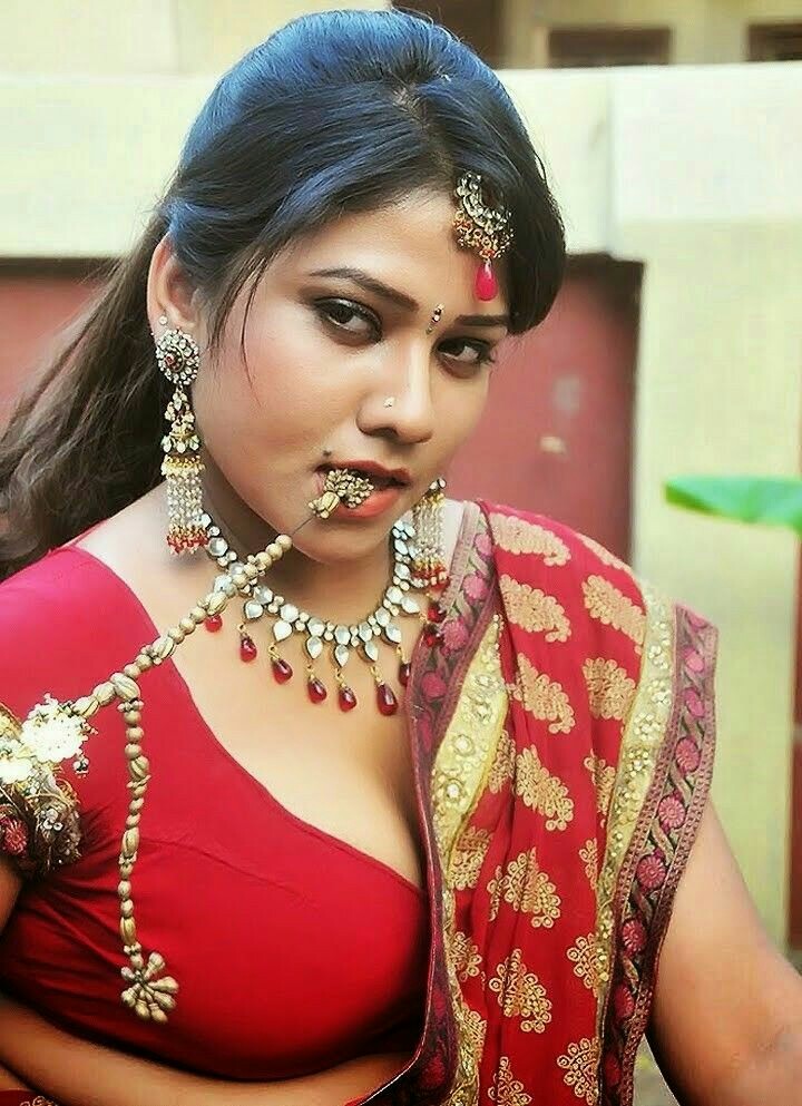in saree lady Indian