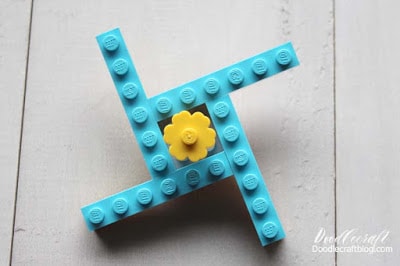 How to make a DIY fidget spinner with legos