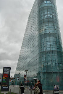Piłka jest okrągła? Bramki są dwie? NATIONAL FOOTBALL MUSEUM Manchester