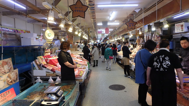 北海道旅行 ８日目 函館朝市と函館山 北海道で初めての焚火 船と車 Diy Tomiのブログ
