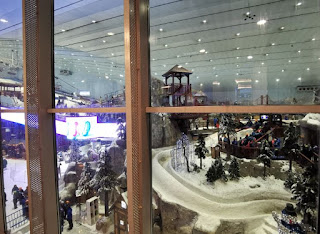 El Emirates Mall o Mall of the Emirates de Dubái. Pista de ski indoor Ski Dubai.