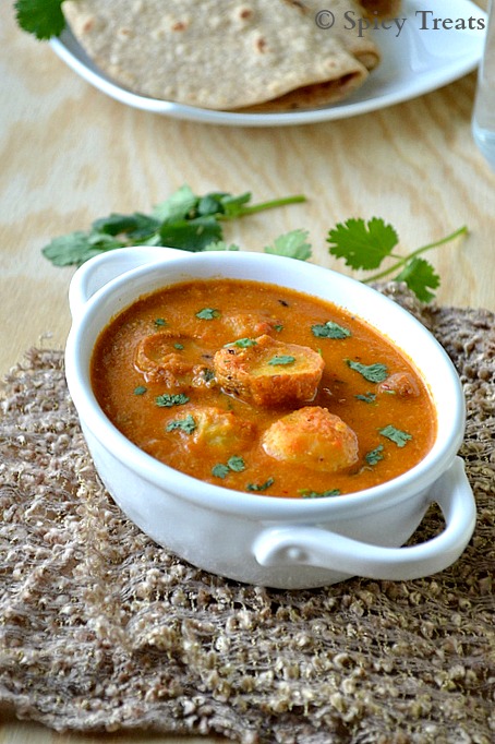 Spicy Treats: Dum Aloo / Baby Potato Curry