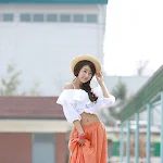 Park Hyun Sun – Orange Skirt Foto 9