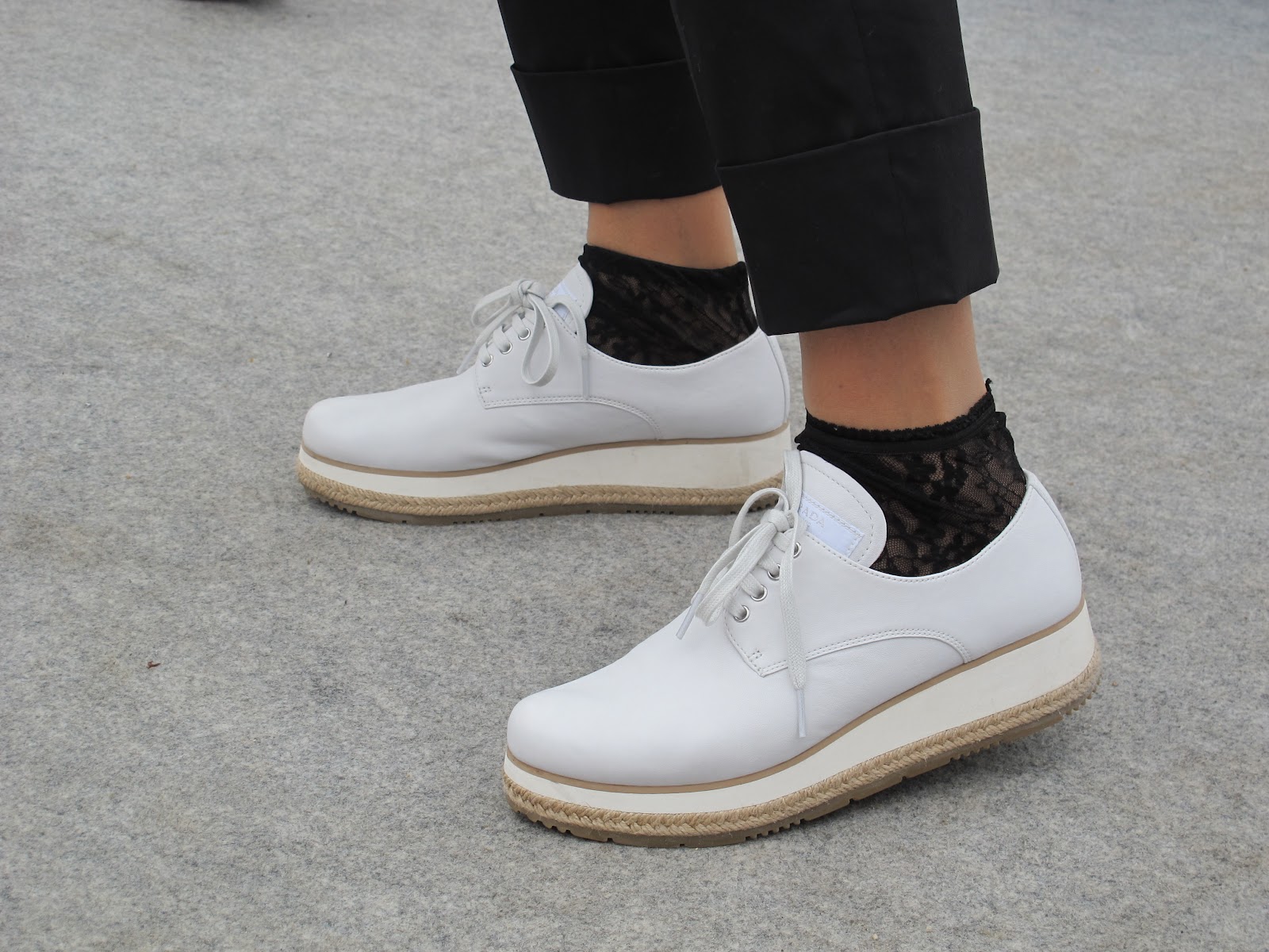 derby semelle blanche