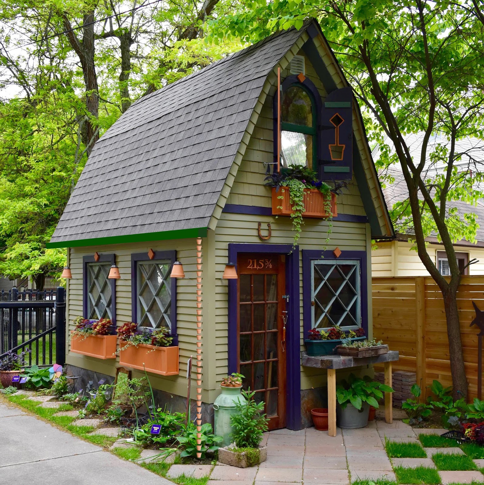 маленький домик сарай. огородный дом. распланировать дачный участок 4 сотки. огород в теплице. красивые дачные дома.